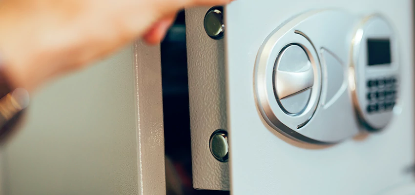 Fingerprint Safe Openers in Hilmar-Irwin, CA